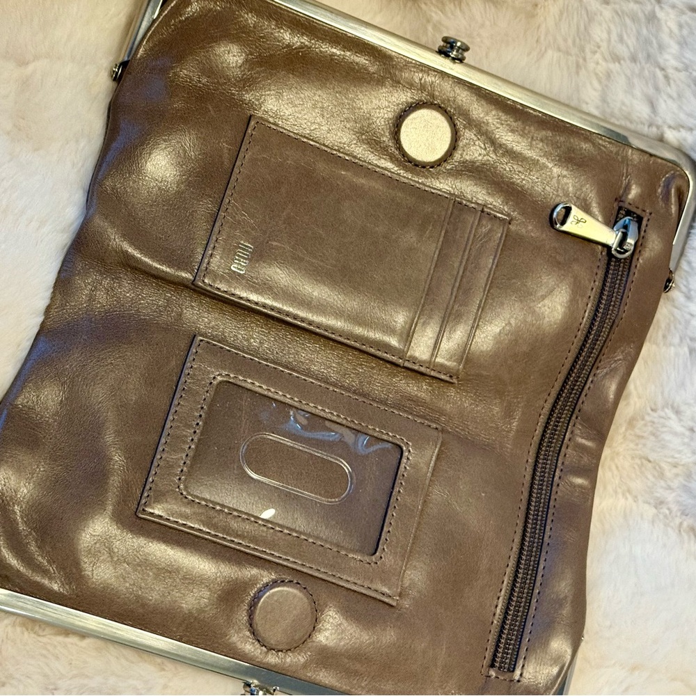 HOBO The Original Lauren Clutch Wallet Taupe - Picture 3 of 10